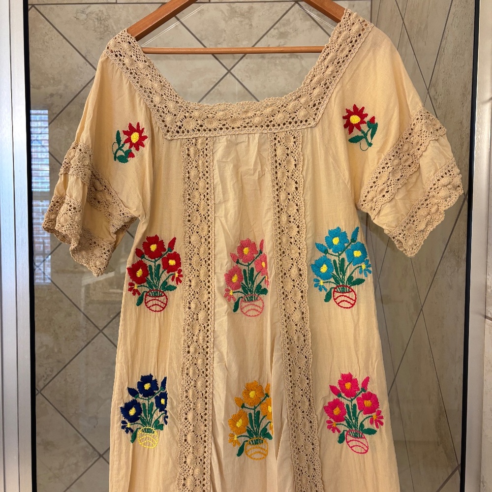 Christy Dawn- Embroidered Floral Dress- XS/S